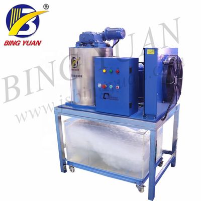 Máquina de hacer hielo de la escama automática de 1.5T 5KW R22A