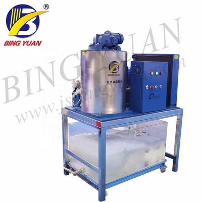 Máquina de hacer hielo de la escama completamente automática 0.5T/Daily del precio bajo